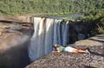 Observando Kaiteur Falls, na Guiana